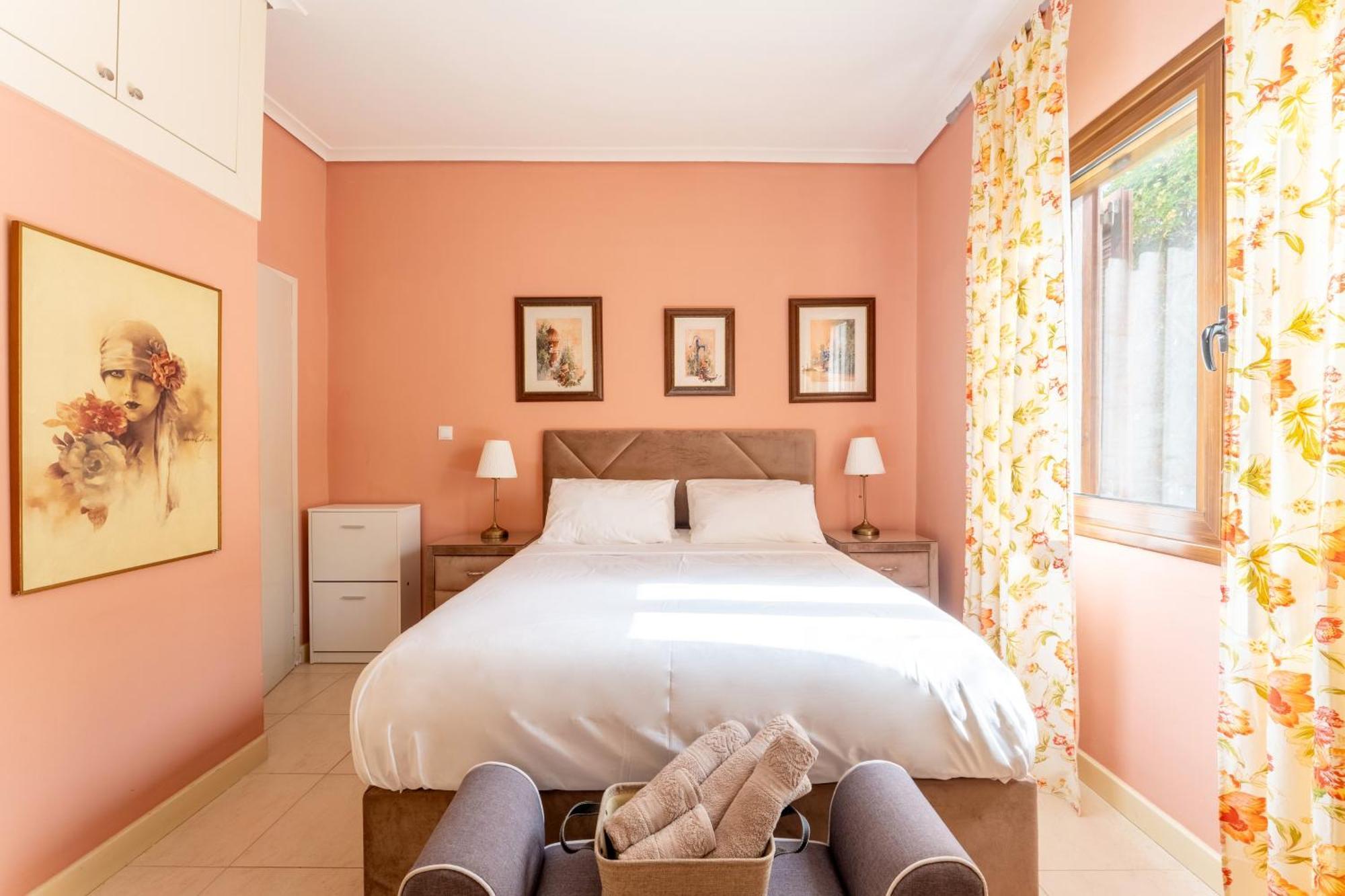 The House Of Gratitude - Poolside Retreat Villa Loutra Oraias Elenis Bagian luar foto